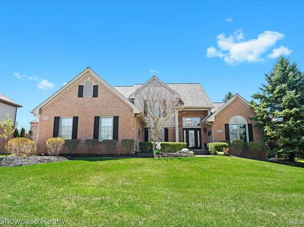 54771 Grenelefe Cir E, South Lyon, MI 48178