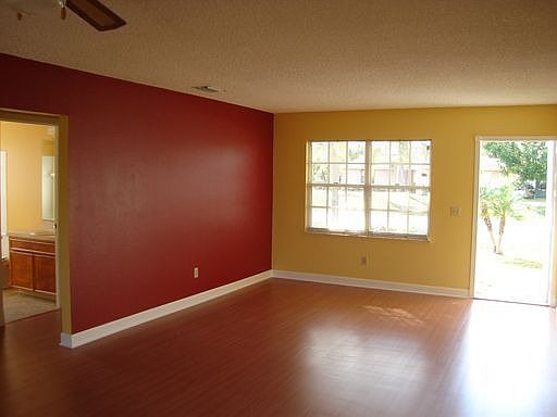 2nd image of 2851 SE Hutchings Ave