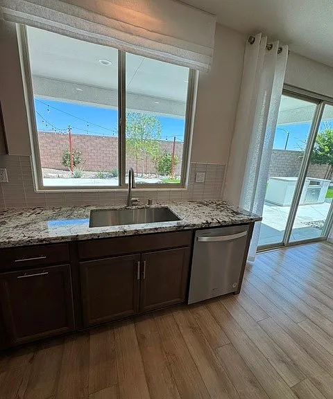 25074 Greythorne Dr — Photo 8