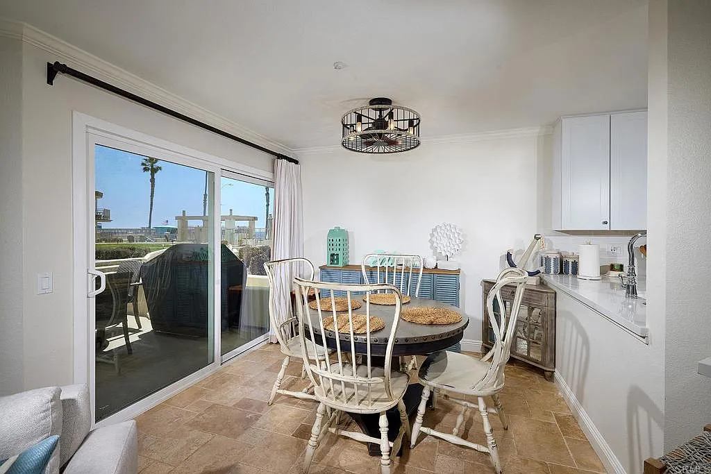 2 bed, 1075 sqft, $5,000 — Photo 4