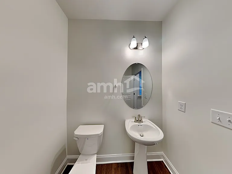 1410 Ashlyn Ct — Photo 10