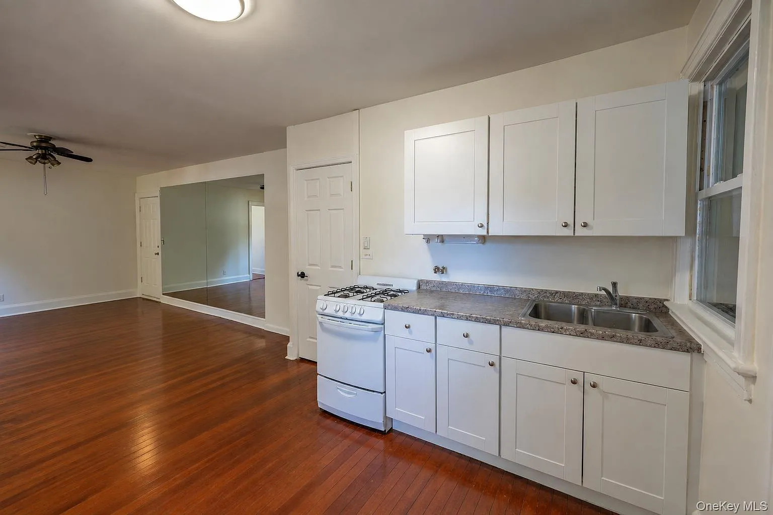 1 bed, 1.0 bath, 750 sqft, $2,200 — Photo 4
