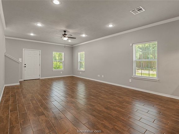 5th image of 2303 Lorita Cir