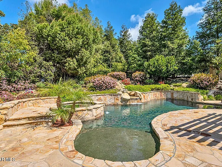 1687 Castlebridge Ct — Photo 49