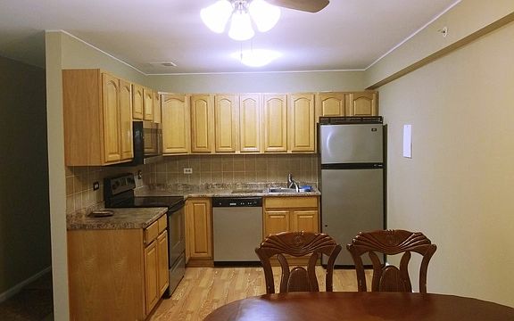 4th image of 8429 W 101st Ter #9-201