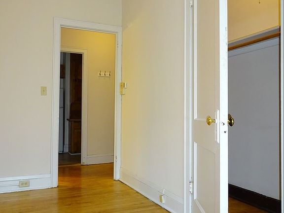 5th image of 1530 Lasalle Ave APT 307