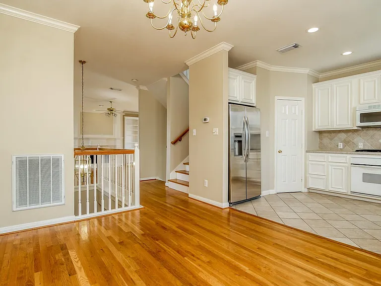 1414 Crocker St — Photo 6