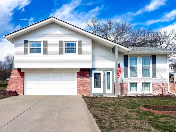 2610 Jack Pine St, Bellevue, NE 68123