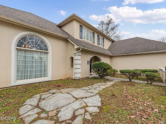 5th image of 7867 Camberley Dr