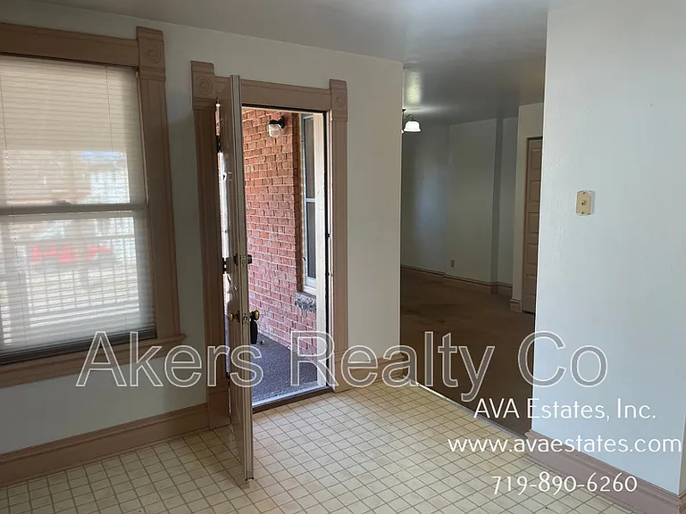 407 W 11th St #B — Photo 6