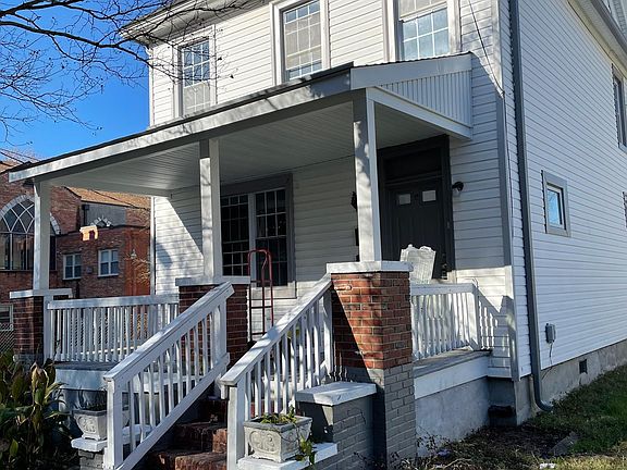 5th image of 2411 Ludlow St #2