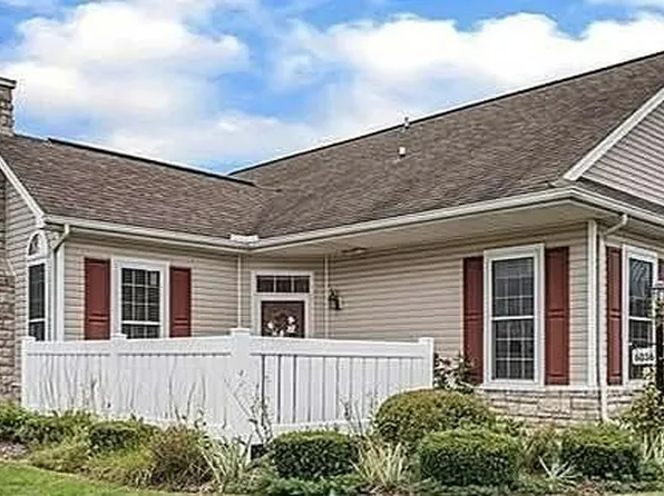 6036 Quarrys Edge Ln, Sylvania, OH 43560