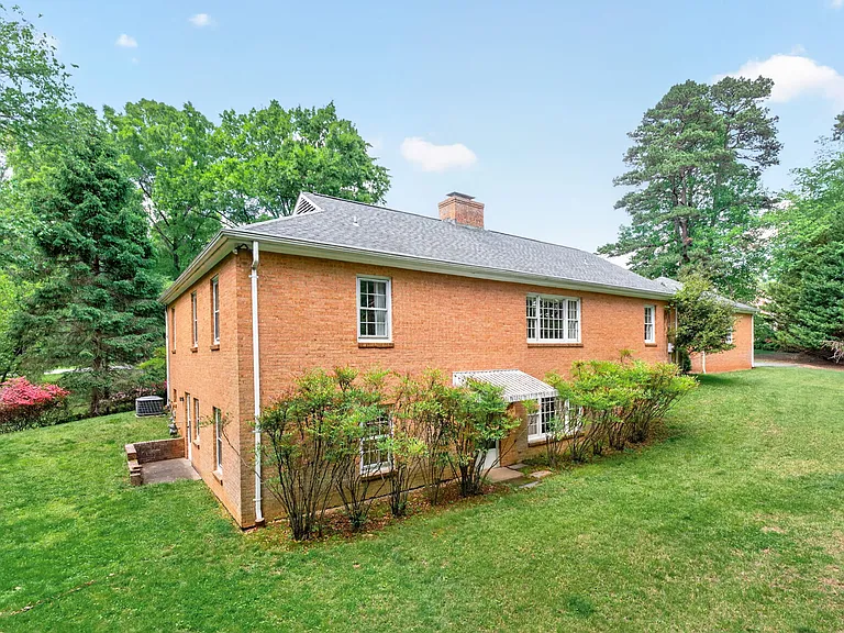 535 E Rio Rd — Photo 38