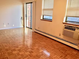 Rented by Papp Realty