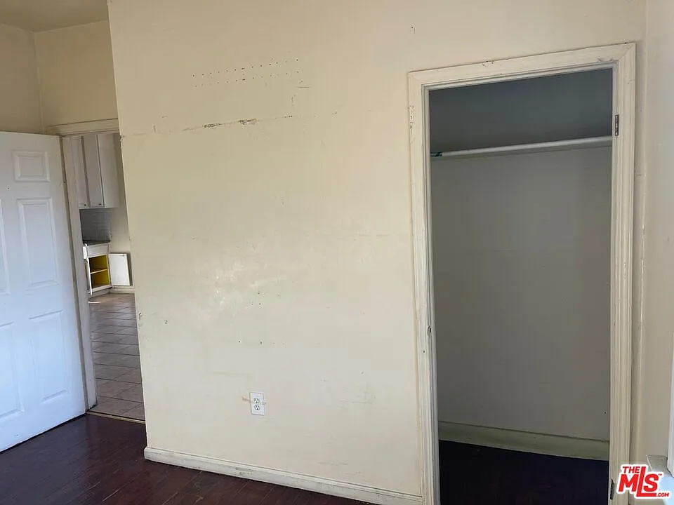 2 bed, 1.0 bath, 6750 sqft, $1,950 — Photo 4