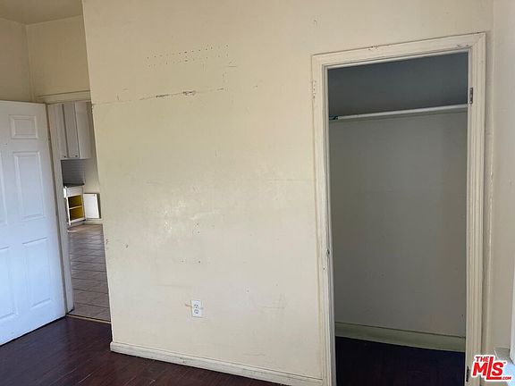 4th image of 1005 W 46th St #4