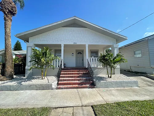 2511 W Beach St Photo 1 2511 W Beach St Photo 1