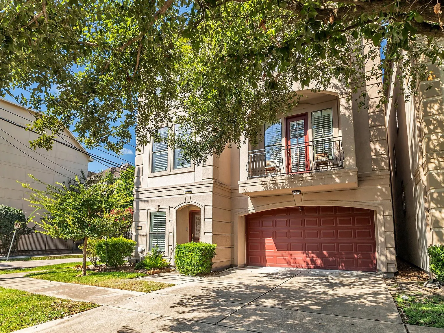 4 bed, 3.5 bath, 2809 sqft, $4,100 — Photo 1