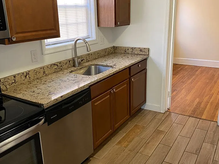 3551 Grove Ave — Photo 3
