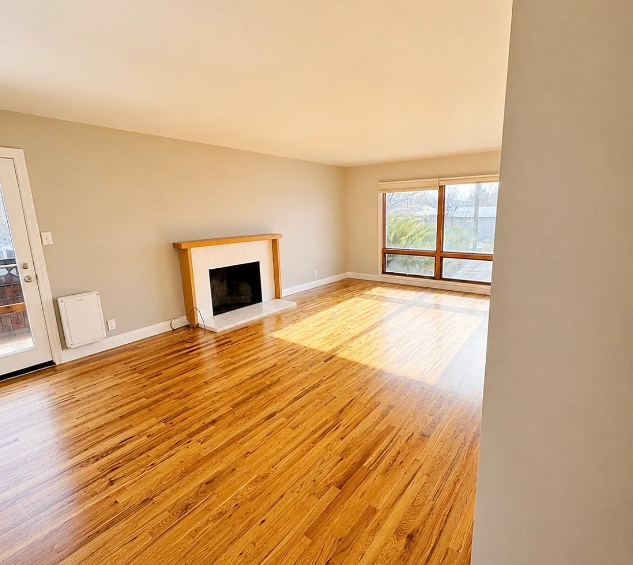 3 bed, 1210 sqft, $2,450 — Photo 1