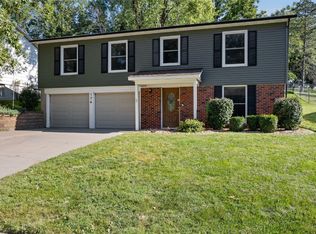 174 Chatham Rd NE, Cedar Rapids, IA 52402