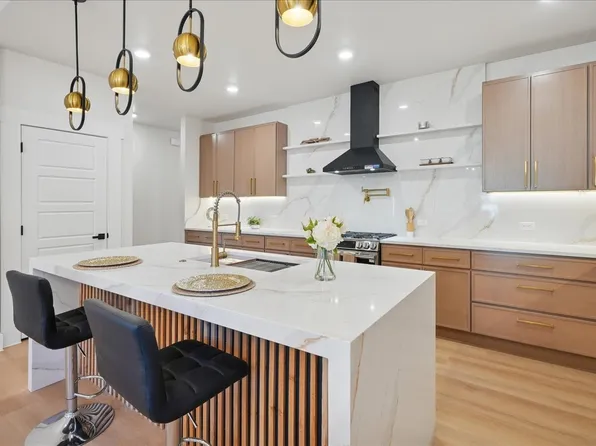 209 Charles Dr, Irving, TX 75060