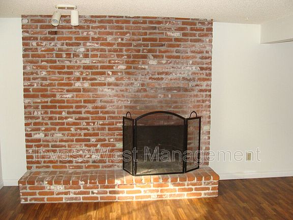 2nd image of 1100 NE Minnehaha St