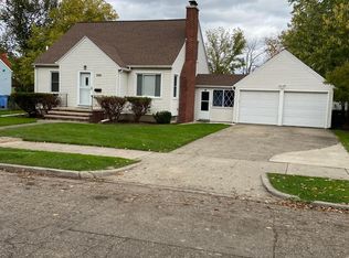 1106 Comfort St, Lansing, MI 48915