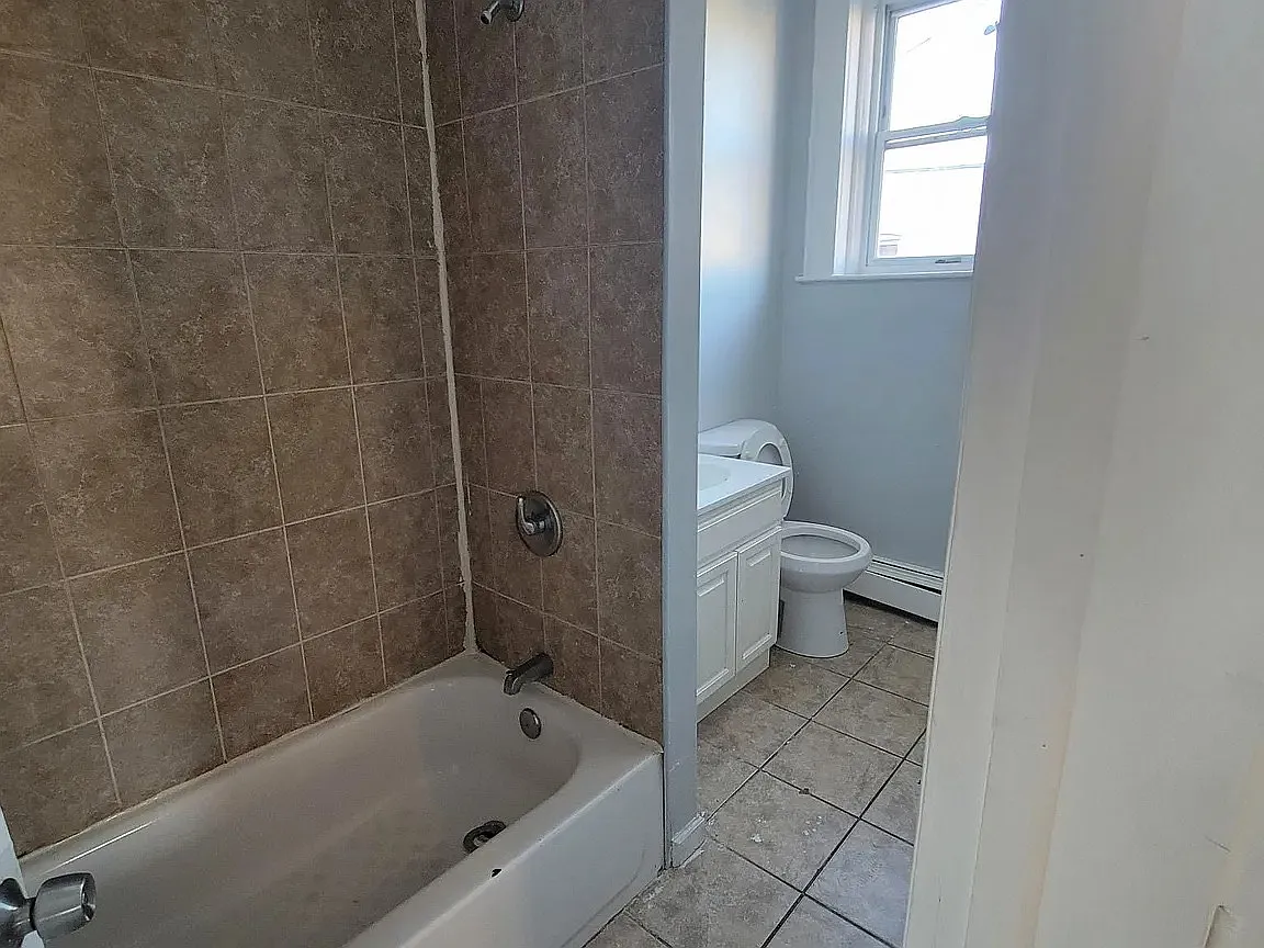 2 bed, $1,695 — Photo 4