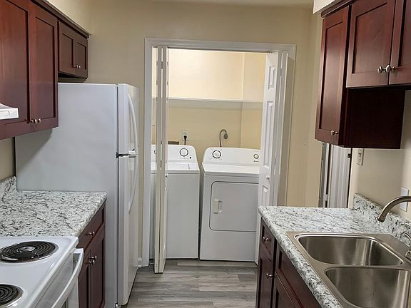 2nd image of 2714 Morton Ave APT 6