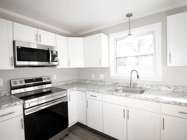 47-49 Campechi St, Springfield, MA 01104