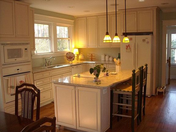 Inviting kitchen with energy star appliances, and modern design.