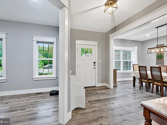 3rd image of 511 Tyrell Ct