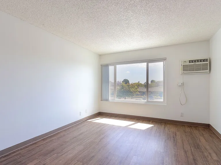 Miracle Terrace — Photo 38