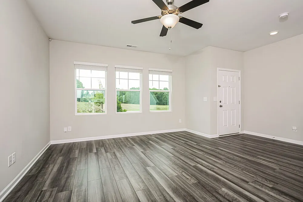 2 bed, 2.5 bath, 1590 sqft, $1,645 — Photo 4
