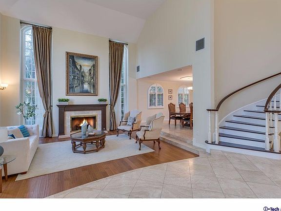 4th image of 797 Greenridge Dr