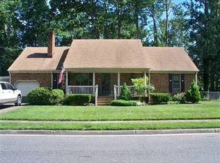 2412 Southern Pines Dr, Chesapeake, VA 23323