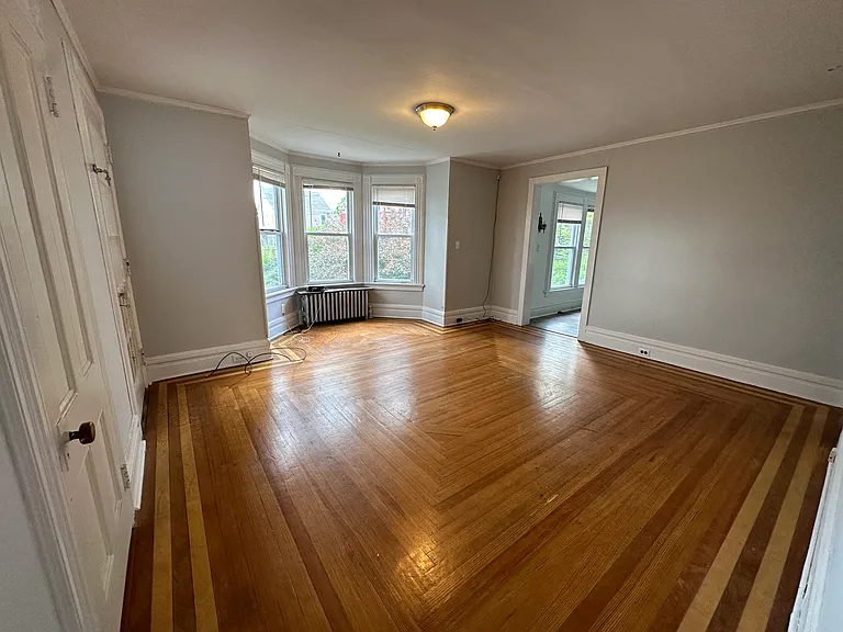 216 William St #2 — Photo 4