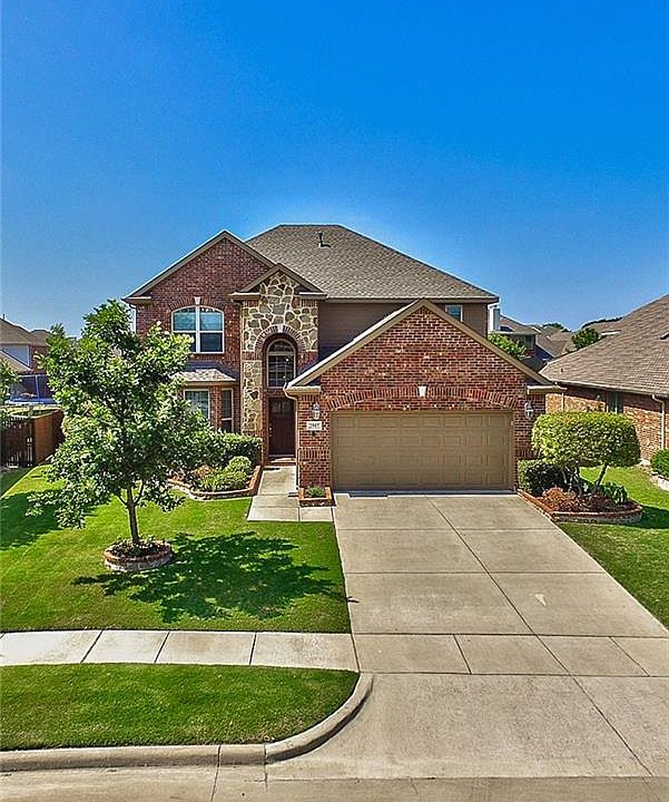 1st image of 2907 Preston Ln
