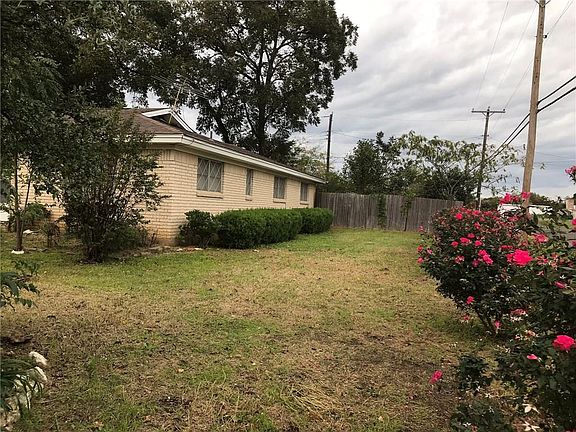 3rd image of 629 Timothy Dr