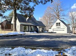 29 Sherman Cir, Utica, NY 13501