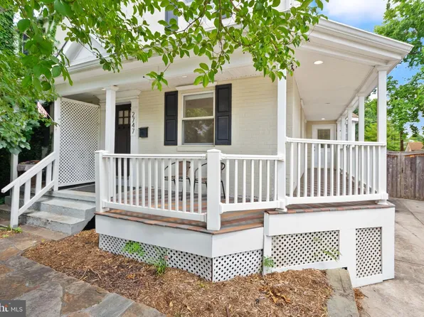 2747 S Uhle St, Arlington, VA 22206