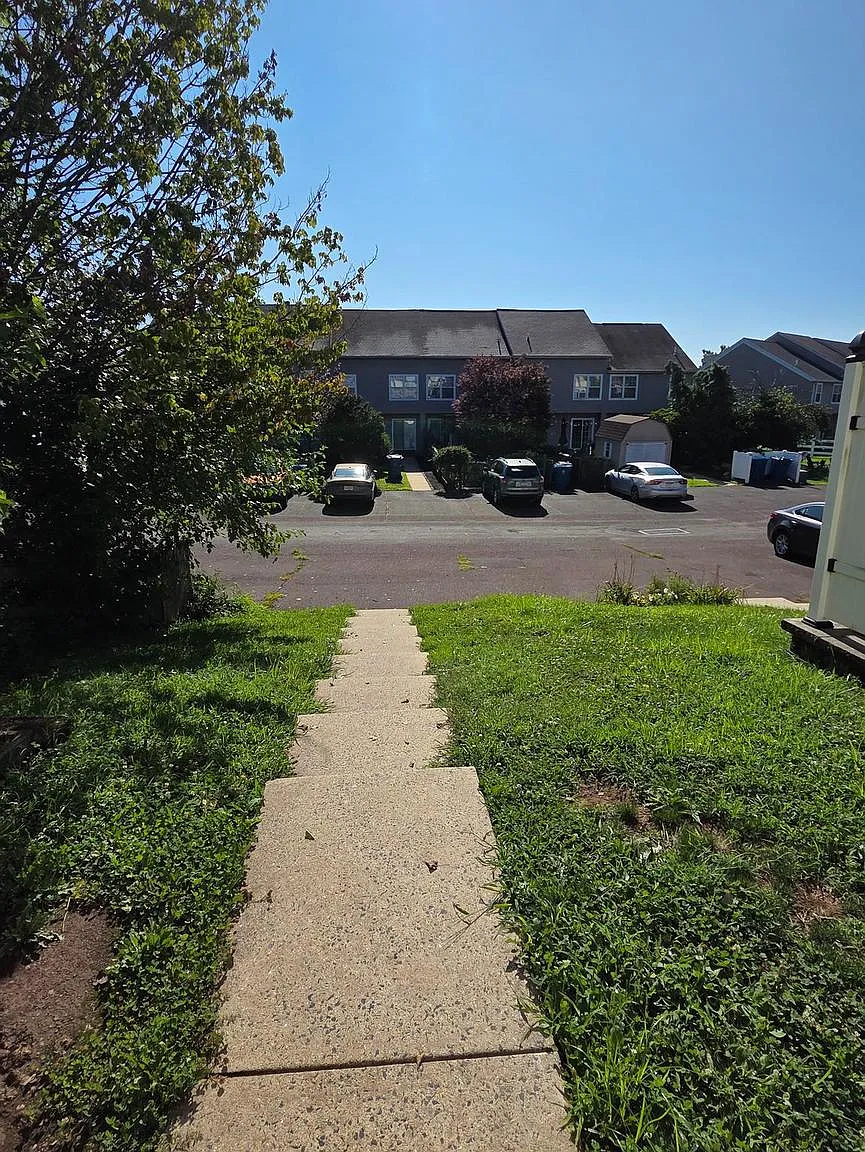 3 bed, 2.5 bath, 1808 sqft, $2,800 — Photo 4