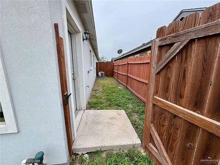 2606 Primrose Ave #3 — Photo 10