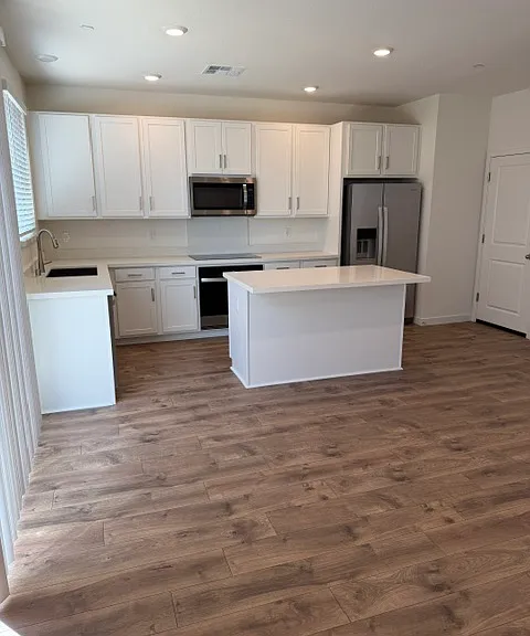 2915 Porcelain St — Photo 9