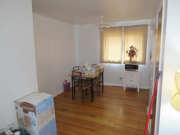 4th image of 1519 E Pershing Ave
