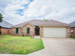 607 N 8th St, Wolfforth, TX 79382