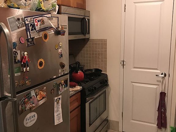 4th image of 2934 Newtown Ave APT 1C