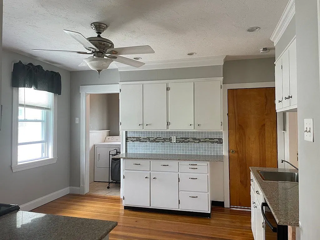 Big renovated 3BR 1BA apartment in Waverley Square — Photo 2