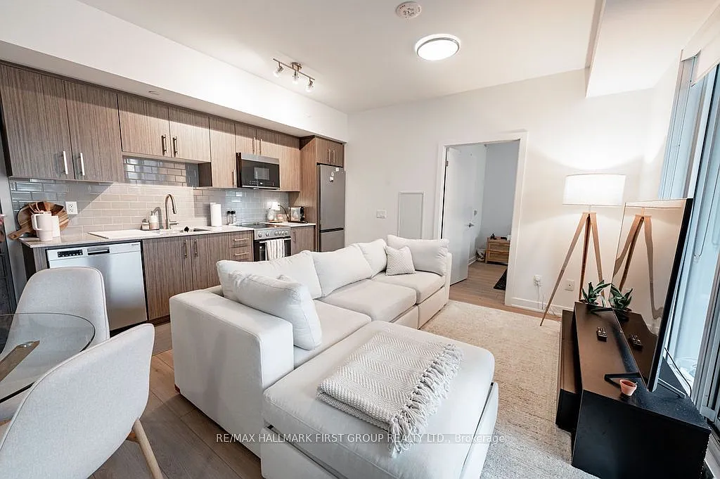 2 bed, $2,400 — Photo 1